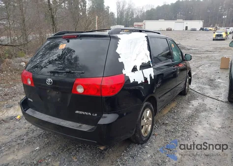 2010 Toyota Sienna Le z USA, uszkodzony, nr VIN 5TDKK4CC3AS334084